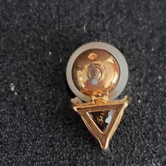 Kate Spade Two Pair Bundle Faux Pearl Earrings in Gold Tone Setting NWT on‎ Card - Picture 5 of 5